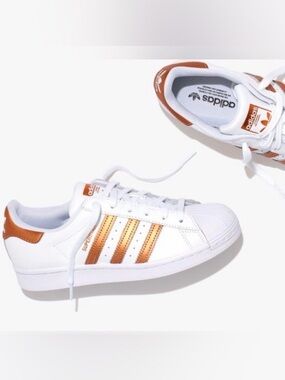 NEW ADIDAS Superstar white copper metallic 🤍💛🧡